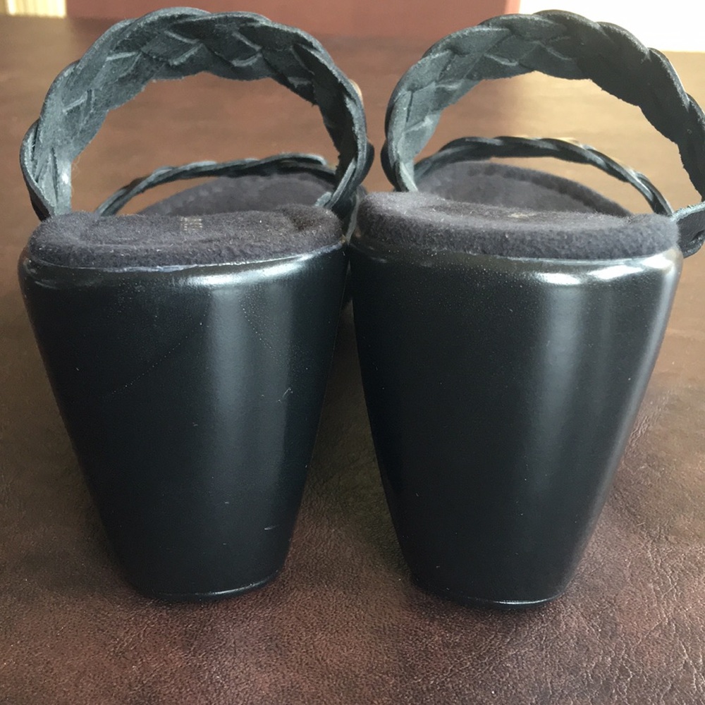 Predictions Sandals - Picture 4 of 6